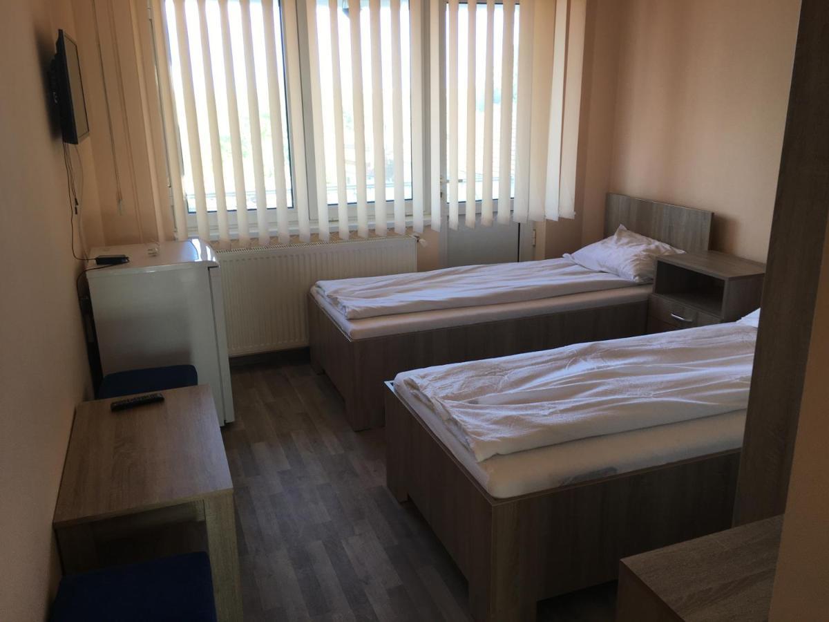 Hostel Cazare Hofmann Arad Zewnętrze zdjęcie