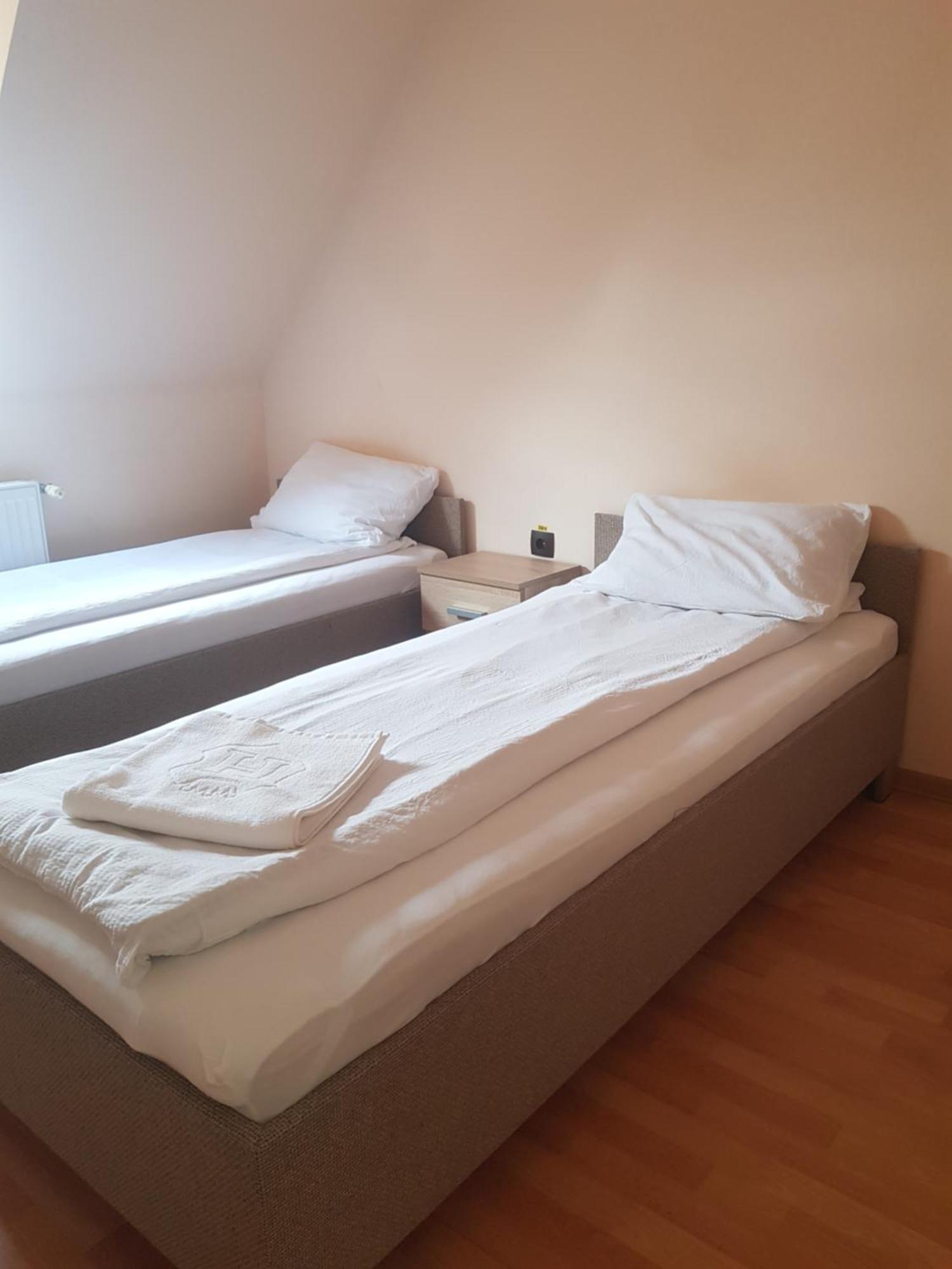 Hostel Cazare Hofmann Arad Zewnętrze zdjęcie