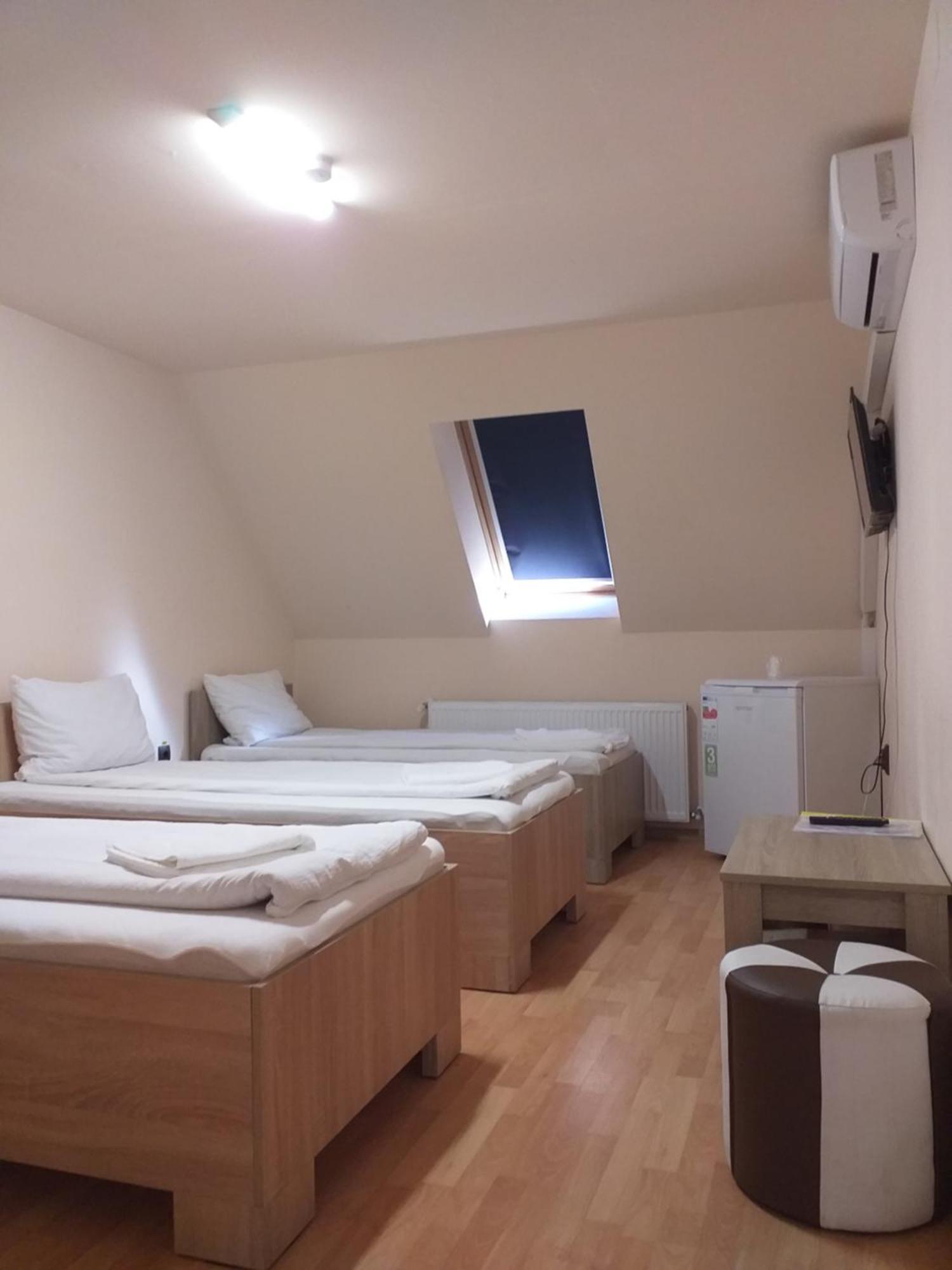 Hostel Cazare Hofmann Arad Zewnętrze zdjęcie