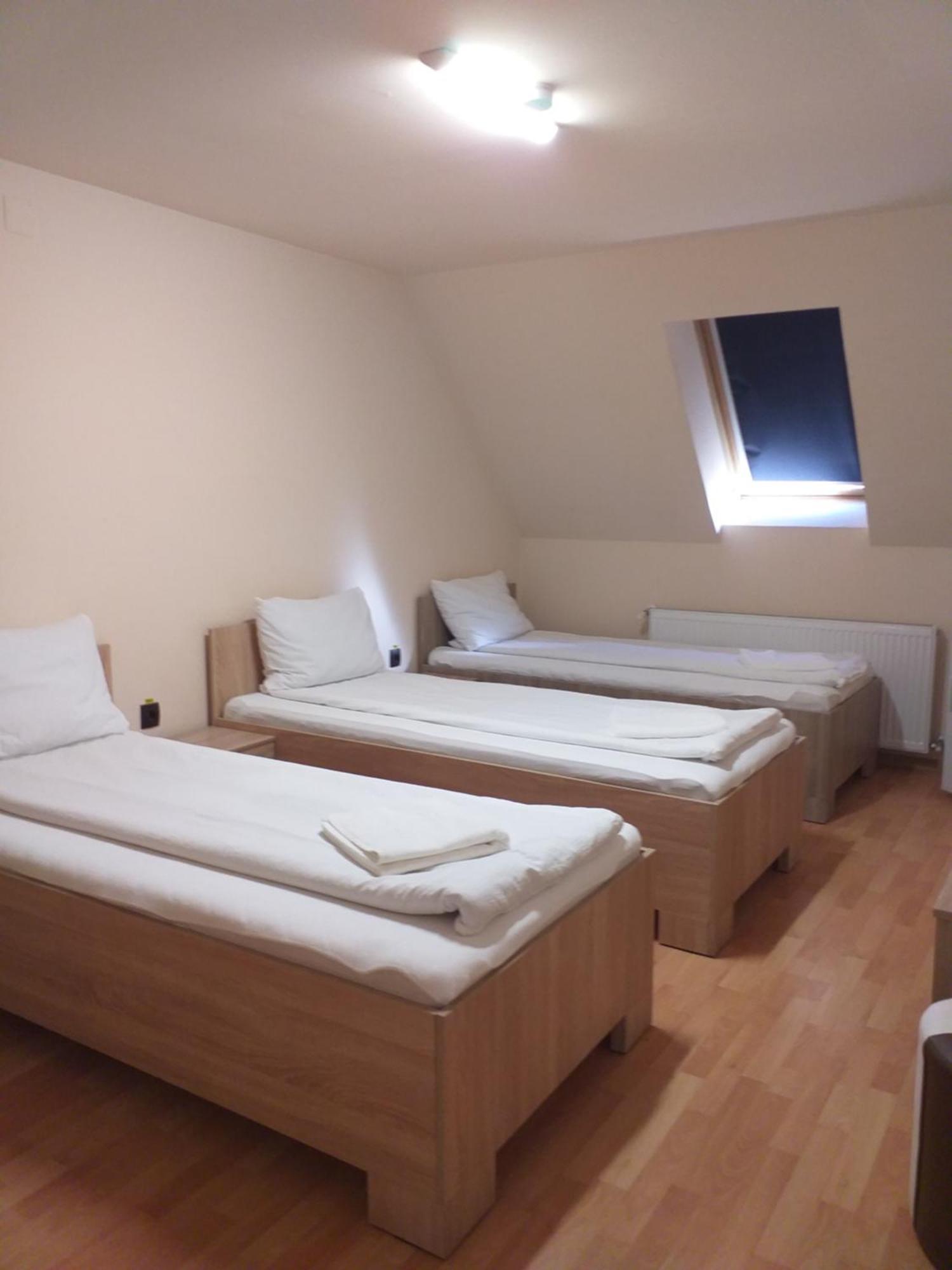 Hostel Cazare Hofmann Arad Zewnętrze zdjęcie